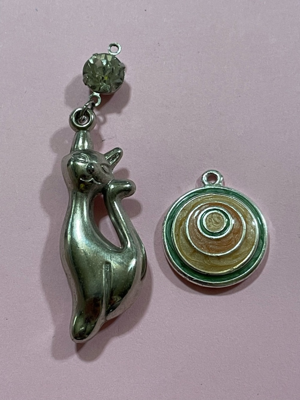 Cat & Enamel Spiral Charm Pendants #9672 you get both ❤️‍🔥